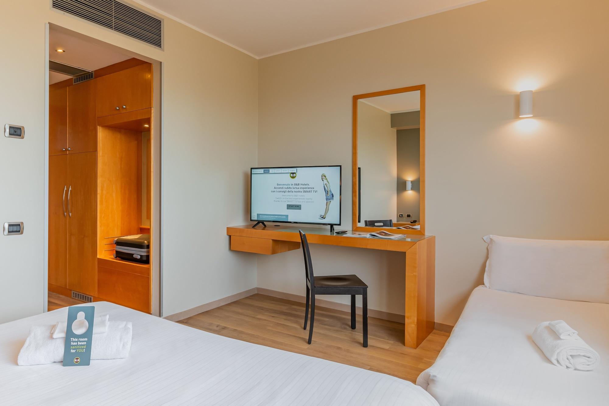 B&B Hotel Pisa Airport Bagian luar foto