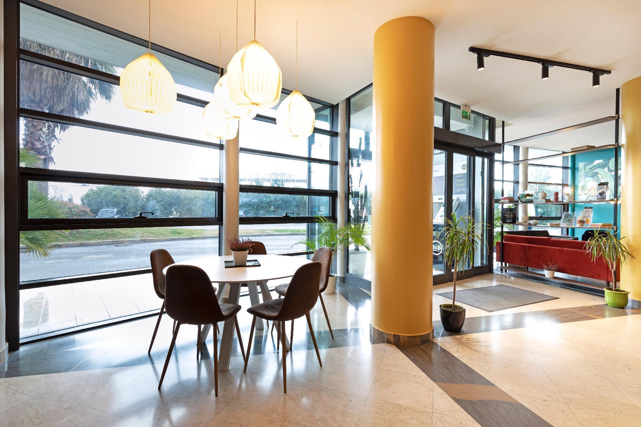 B&B Hotel Pisa Airport Bagian luar foto