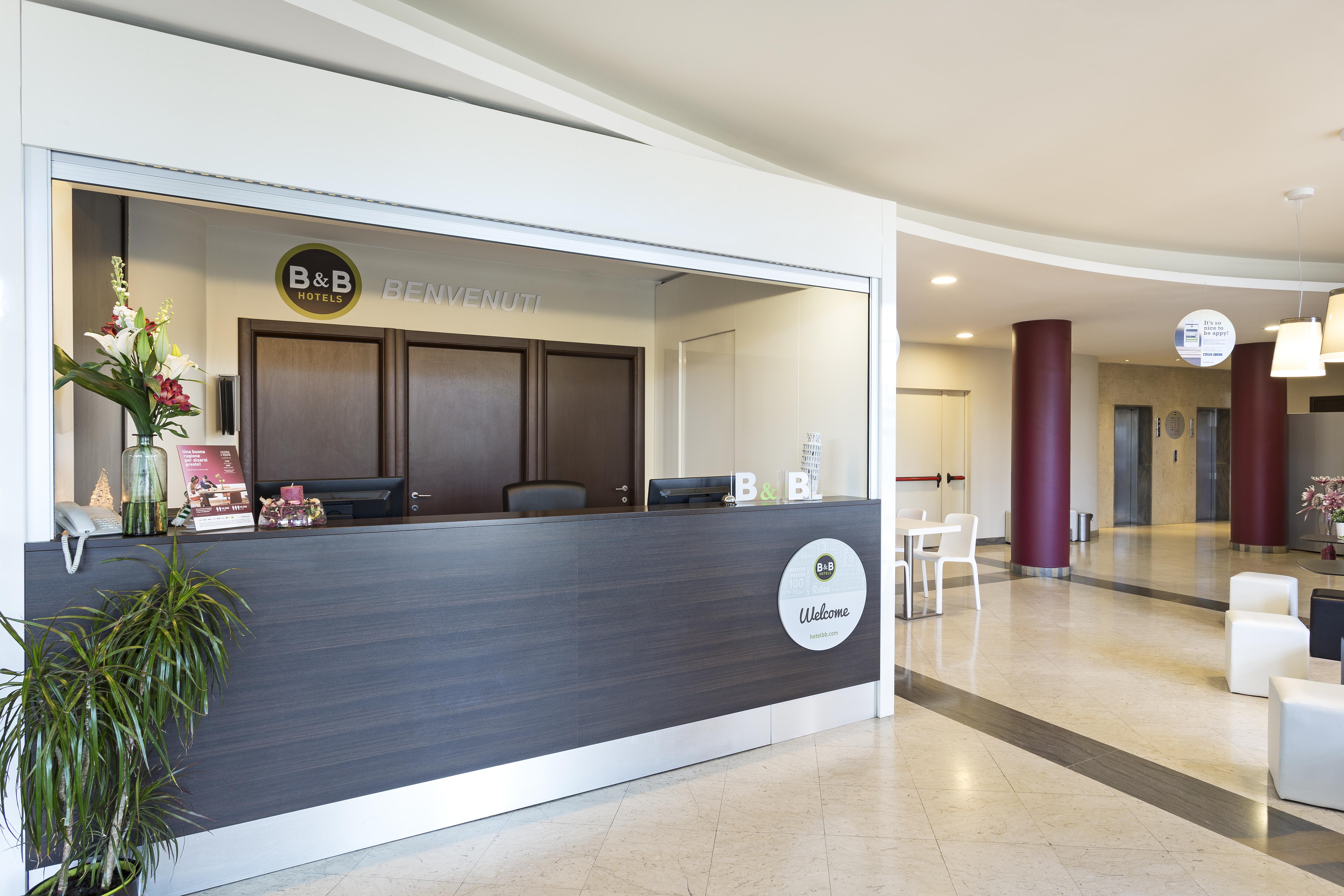 B&B Hotel Pisa Airport Bagian luar foto