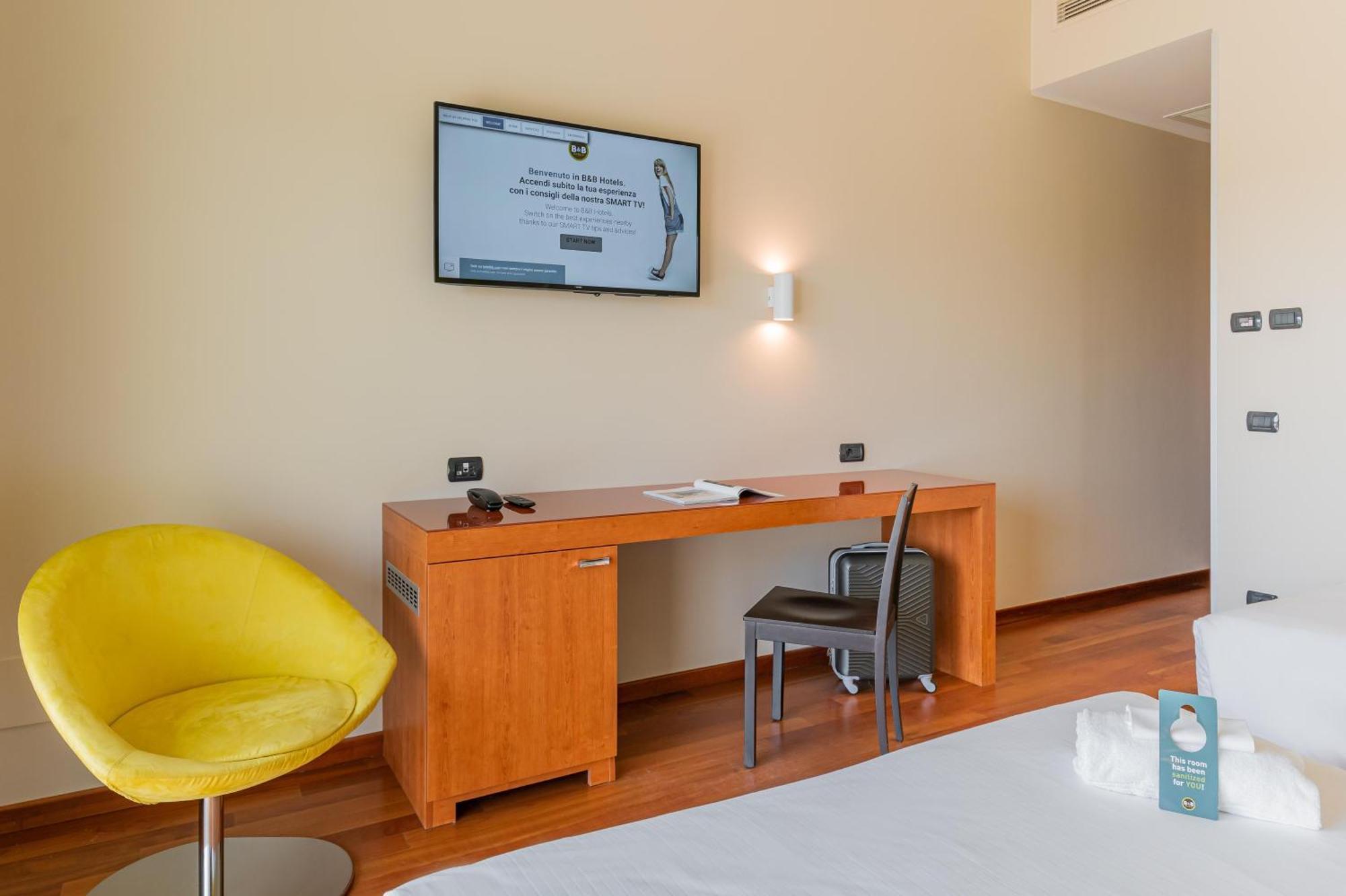 B&B Hotel Pisa Airport Bagian luar foto