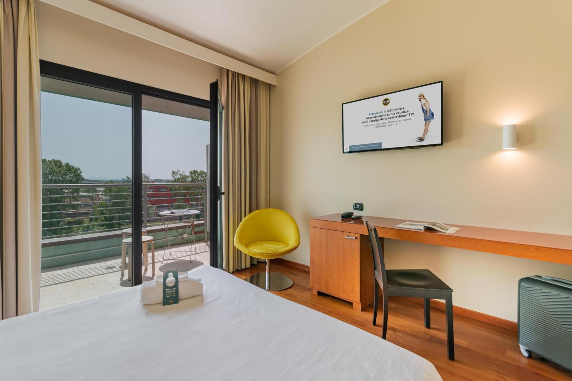 B&B Hotel Pisa Airport Bagian luar foto