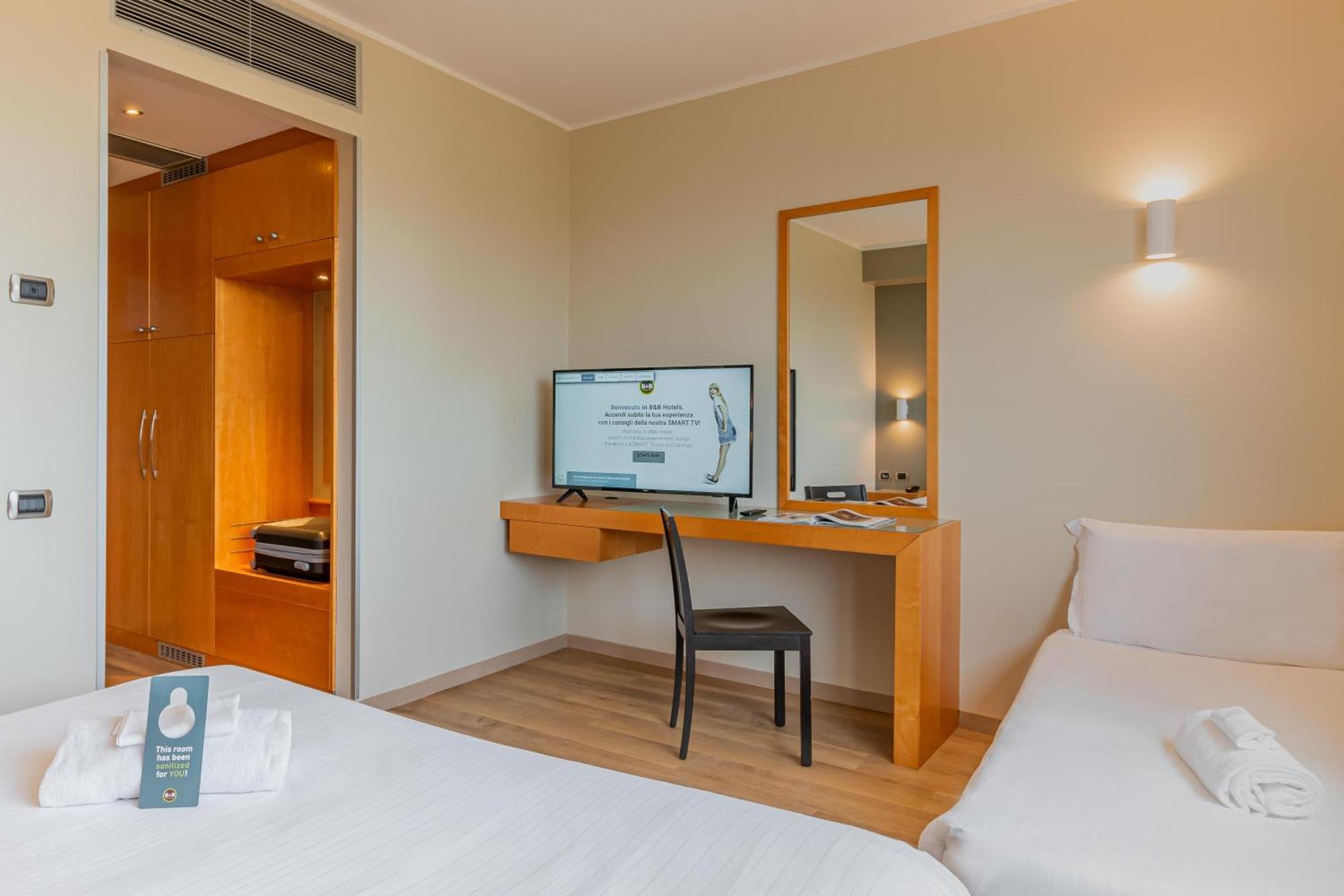 B&B Hotel Pisa Airport Bagian luar foto