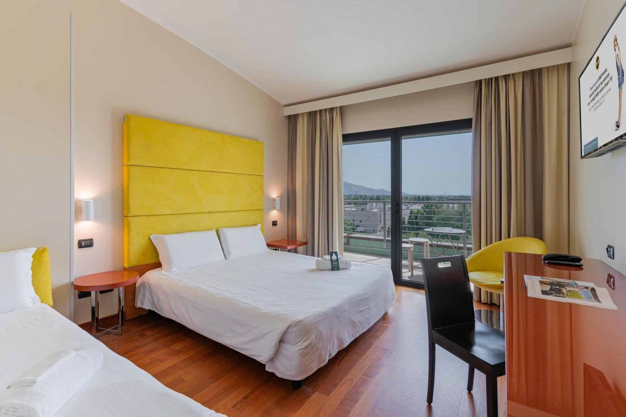 B&B Hotel Pisa Airport Bagian luar foto